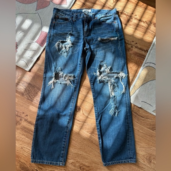 Madewell Denim - Madewell women’s distressed boyjean style jeans. Size 28.
